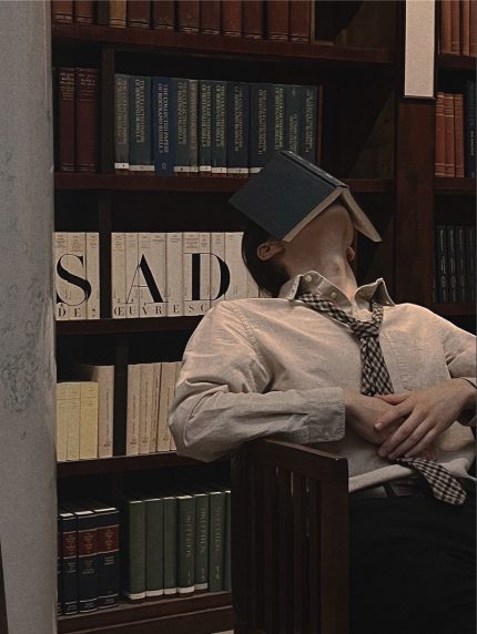 why waiting to hire a lawyer can hurt your case library background image